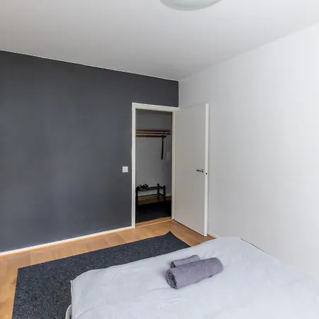 Spacious One-bedroom Near Downtown Лахти