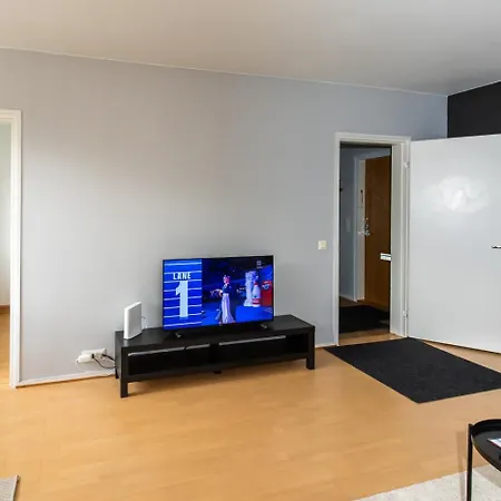 Spacious One-bedroom Near Downtown Апартаменты