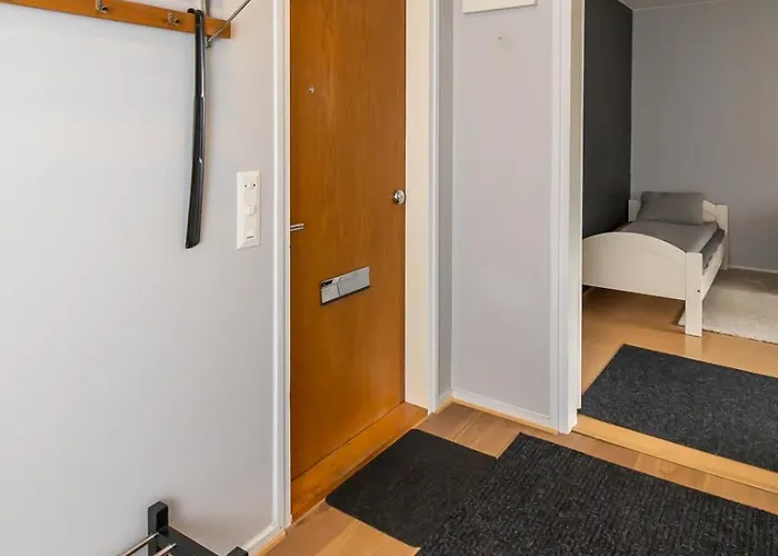 Spacious One-bedroom Near Downtown Apartament *